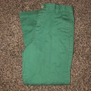Vineyard Vines boys green khaki pants.